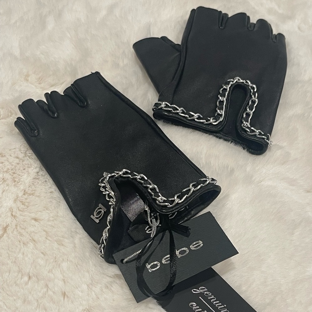 *NWT* Bebe Leather Fingerless Gloves (Black)